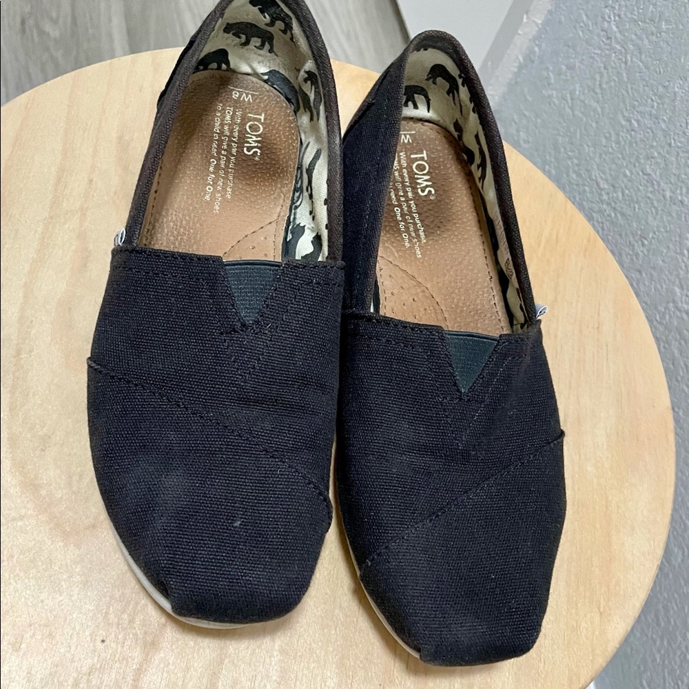 Tom’s Classic Alpargata black size 8